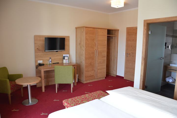 Room 15 of 53