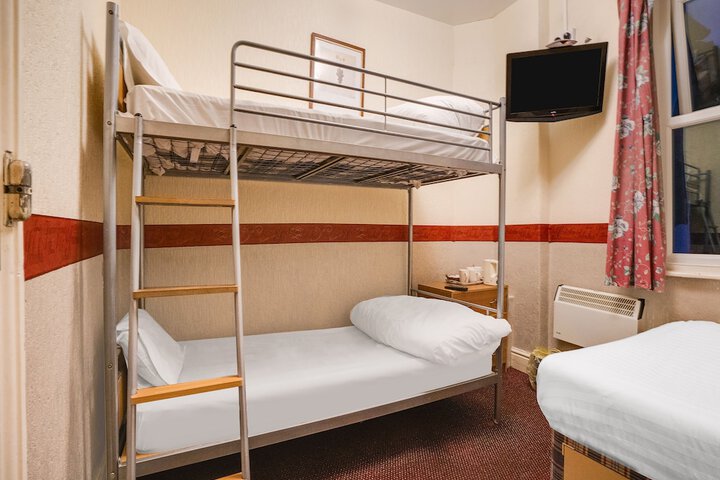 Room 13 of 21
