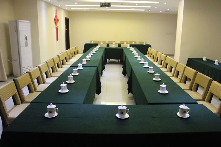 Ballroom/Hall 97 of 117