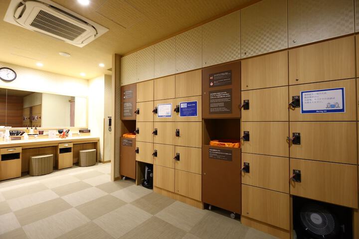 Room 42 of 103