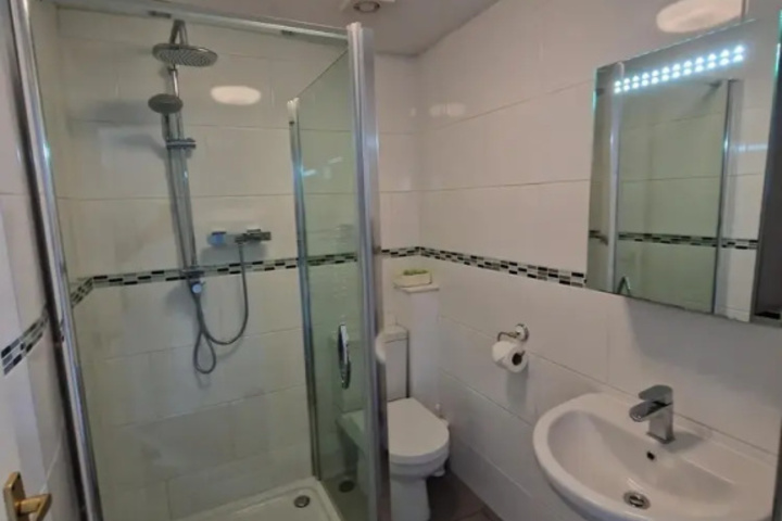 Room 8 of 22
