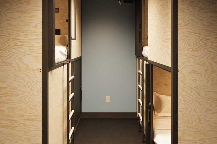 Room 9 of 21