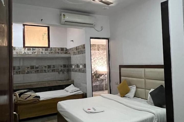 Room 16 of 33