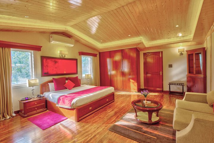Room 44 of 166