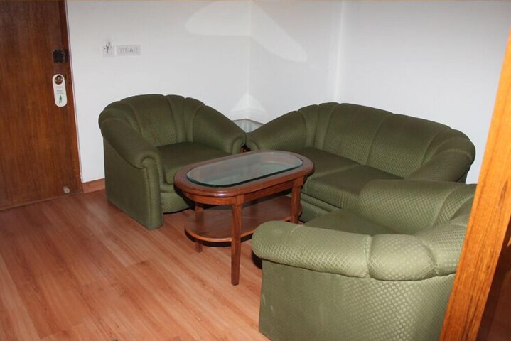 Room 15 of 34