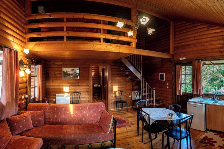 Room 9 of 18