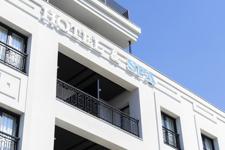 Hotel 67 of 70