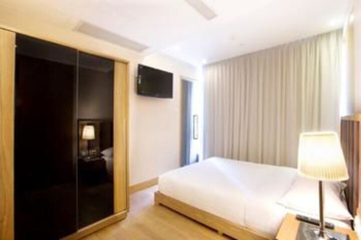 Room 16 of 53