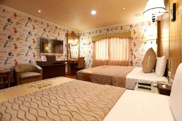 Room 4 of 35