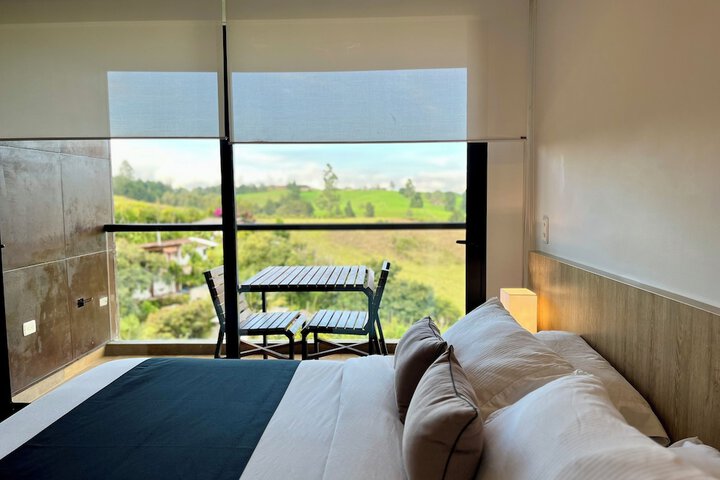 Room 10 of 13