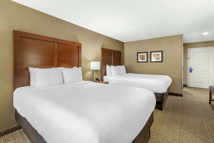 2 Queen Beds Accessible (6 of 11)