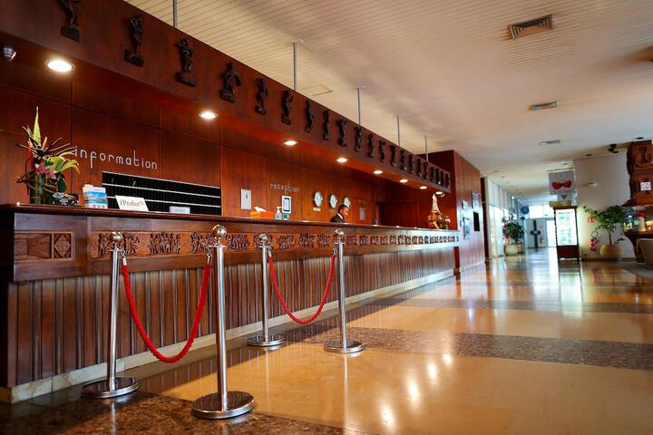 Entrance & Lobby