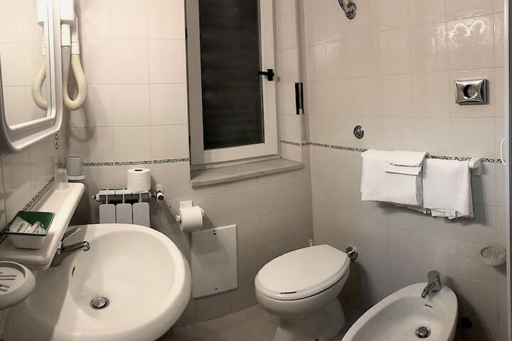Room 20 of 42