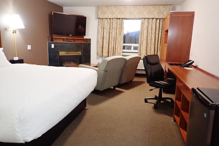 Room 5 of 16