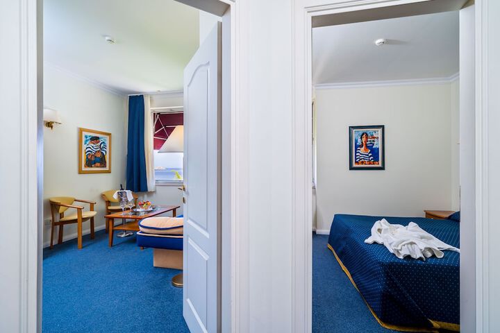 Room 25 of 53