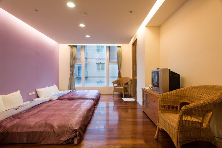 Room 12 of 36