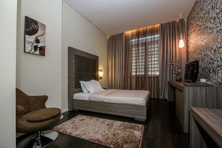 Room 3 of 55