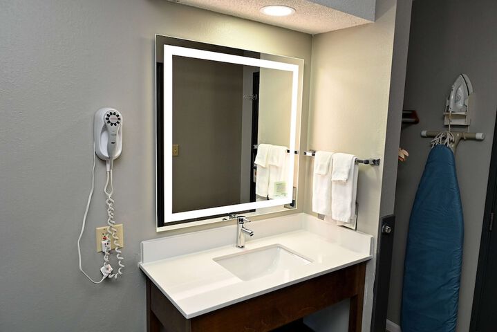 1 Queen Bed Mobility Hearing Accessible Bathtub with Grab Bars (1 of 16)