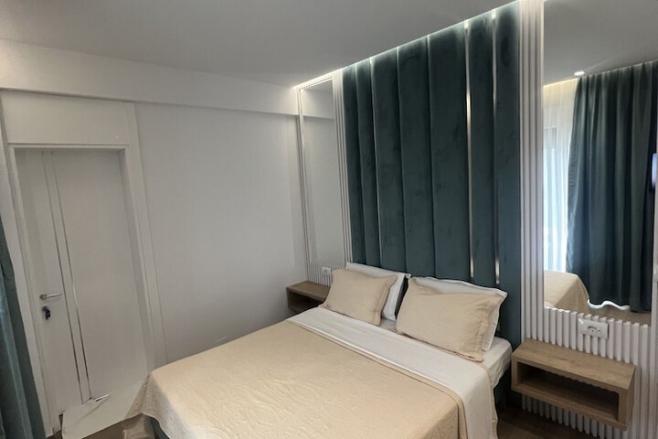 Room 15 of 191