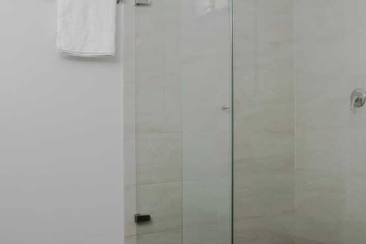 Room 16 of 19