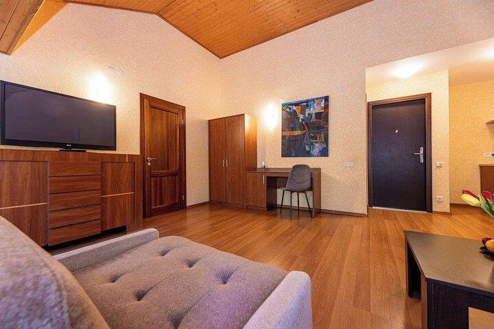 Room 146 of 214