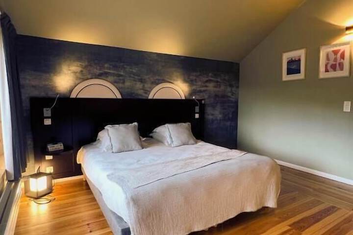 Room 15 of 32