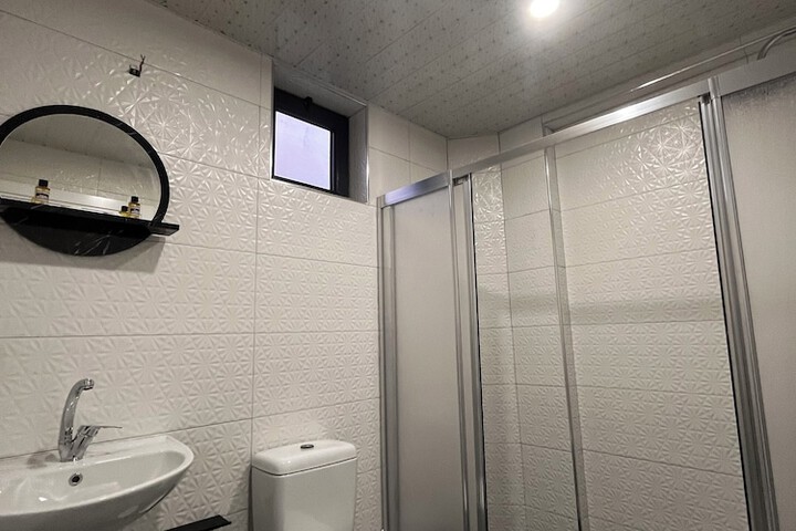 Room 27 of 59