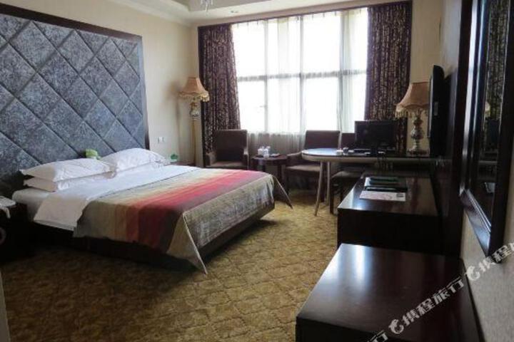 Dragon Apostles Hotel
