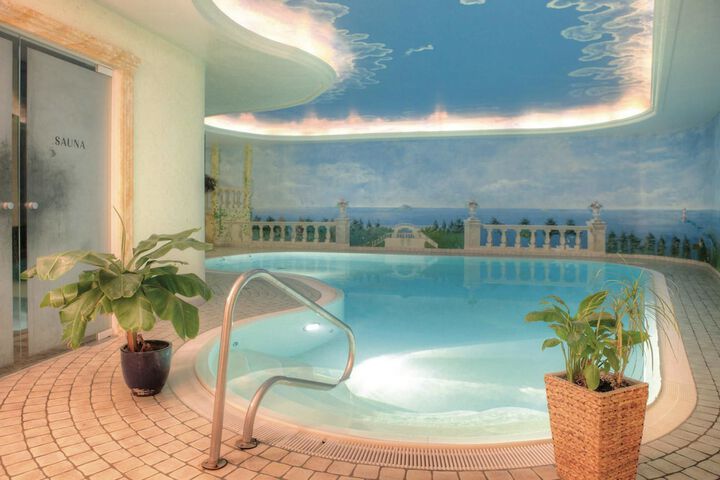Hotel Pool