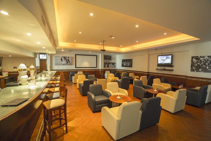 Lounge 45 of 60