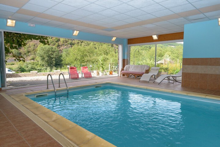 Pool Hotel