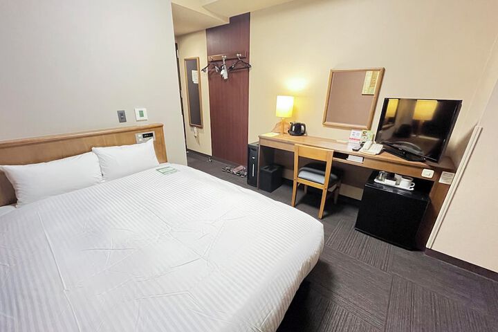 Room 7 of 38