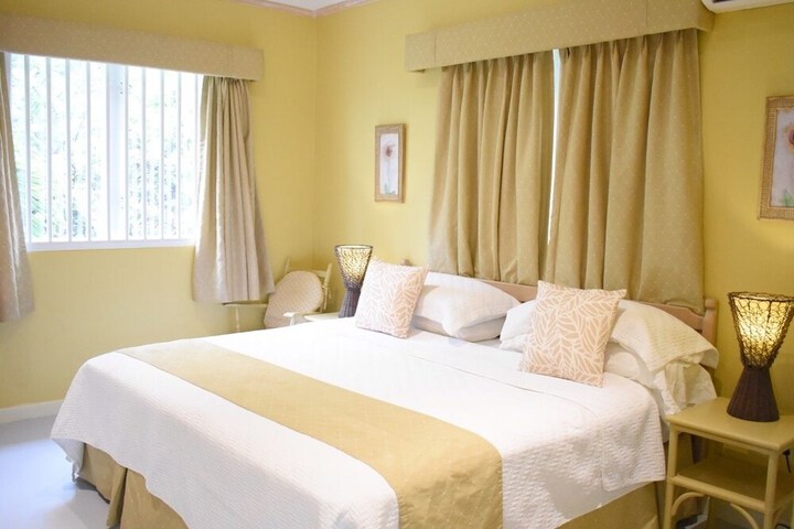 Room 4 of 48