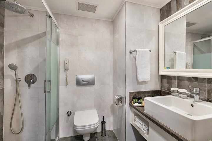 Room 34 of 280