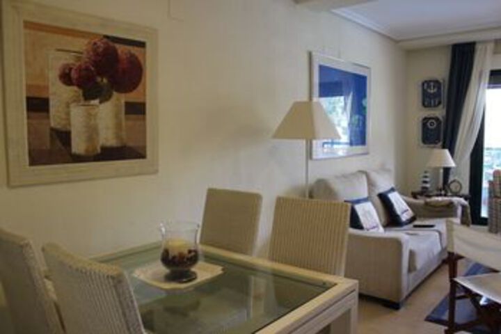 Room 7 of 16