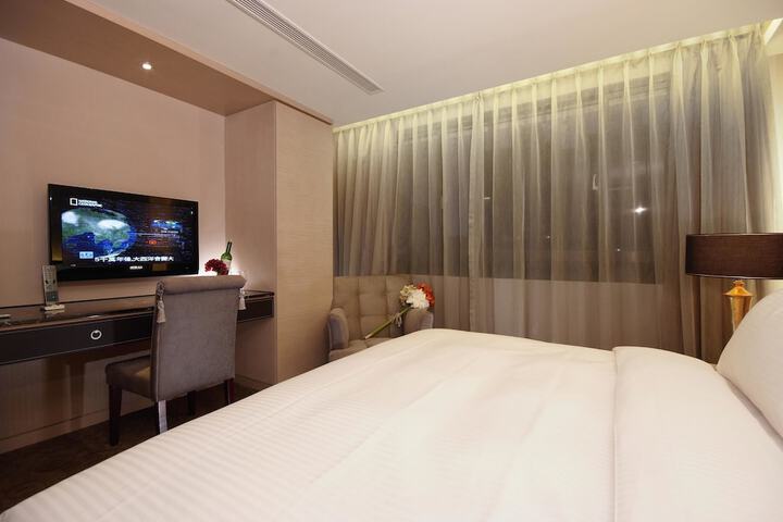 Room 8 of 30