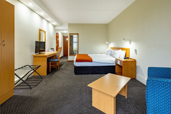 Room 6 of 88