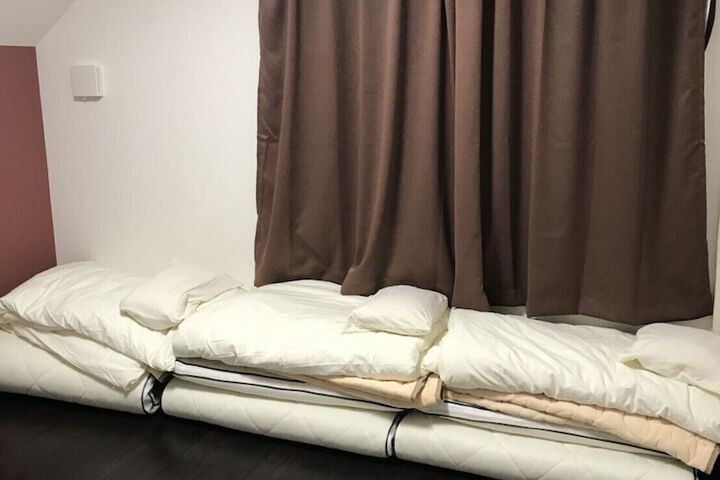 Room 4 of 11