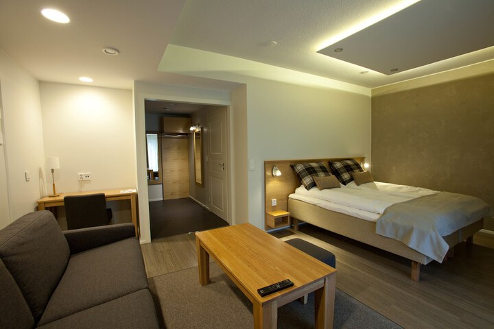 Room 25 of 87