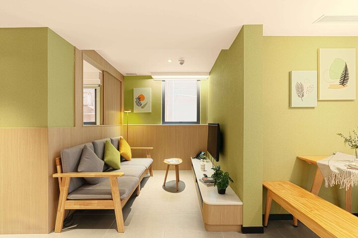 Room 56 of 80