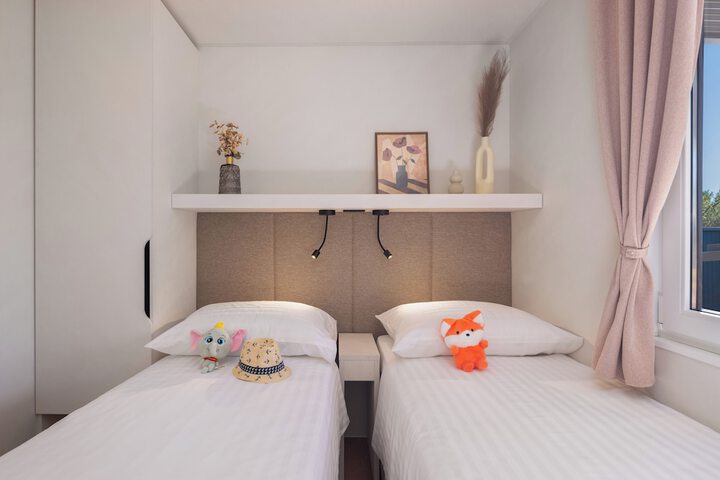 Room 4 of 44