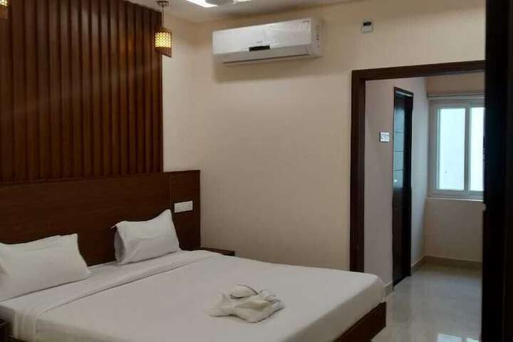 Room 12 of 13