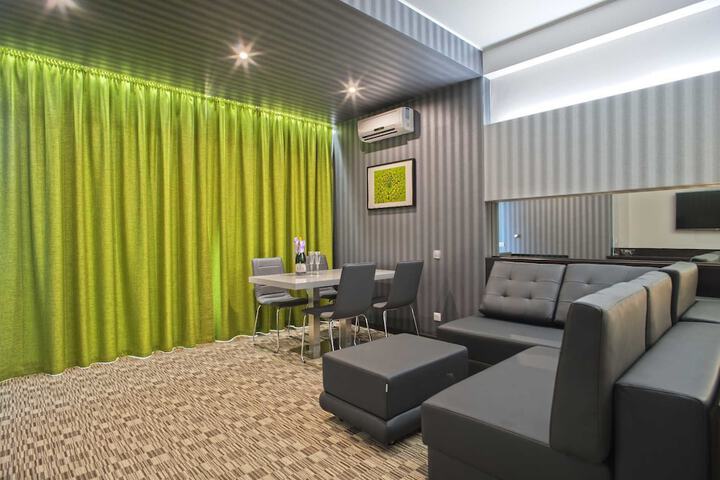 Room 21 of 49