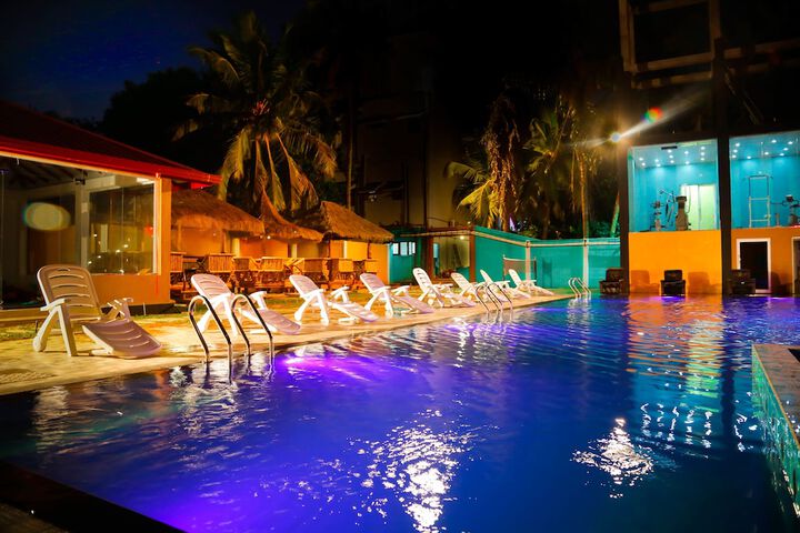 Pool 210 of 230