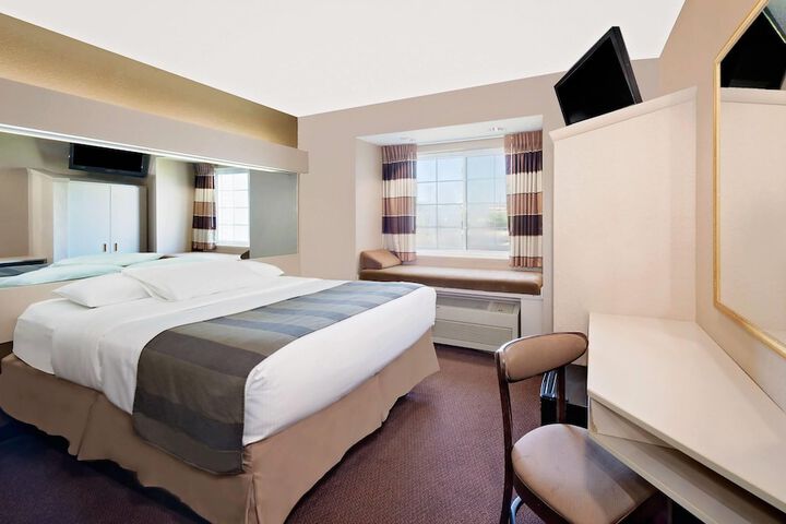 Room 11 of 15