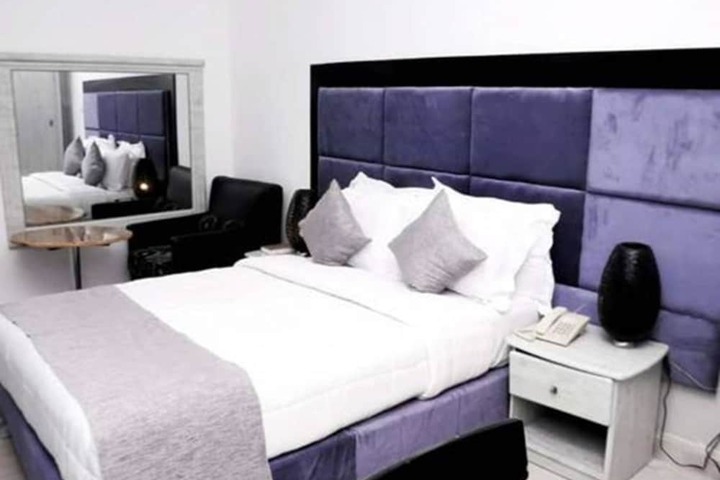 Room 18 of 47