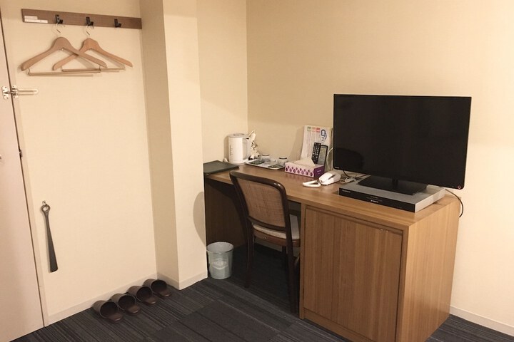 Room 16 of 112
