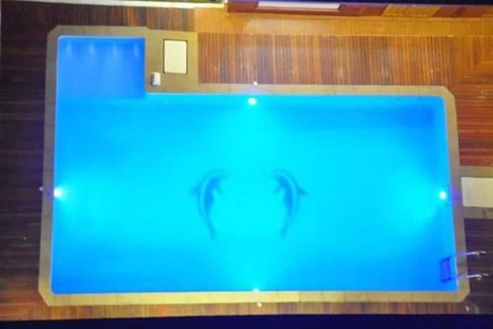 Pool 21 of 26