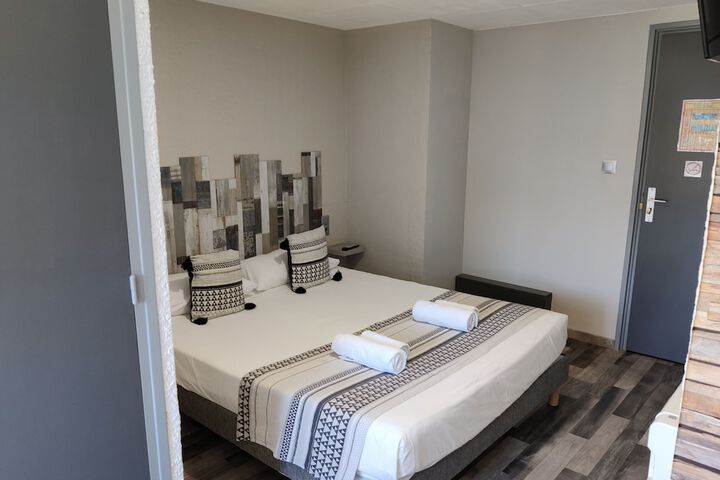 Room 8 of 38
