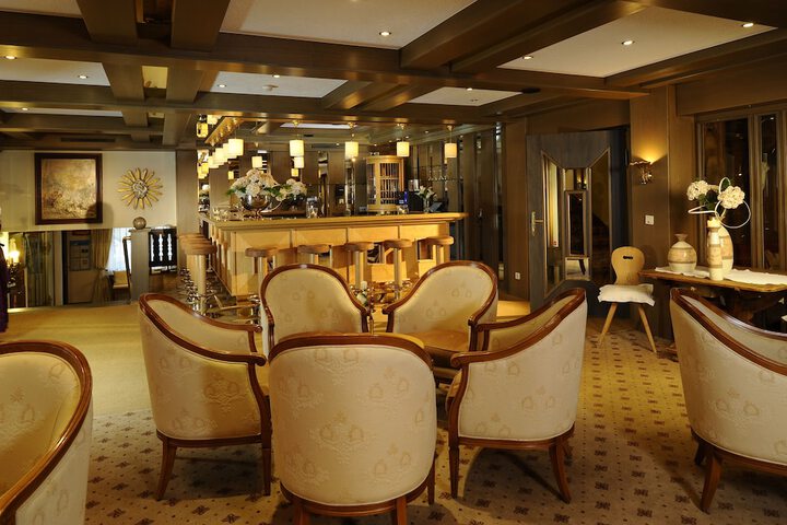 Hotel Interior 6 of 37